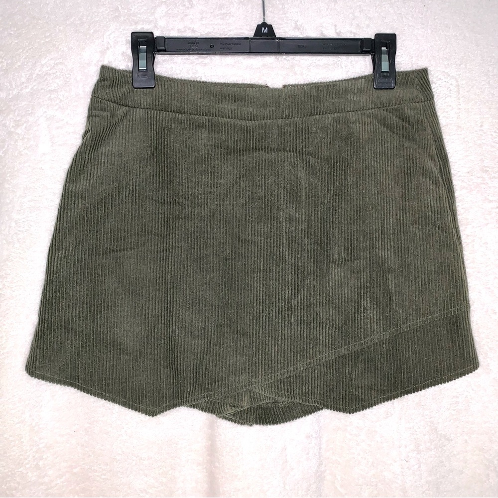 Women’s Green Corduroy SKORT